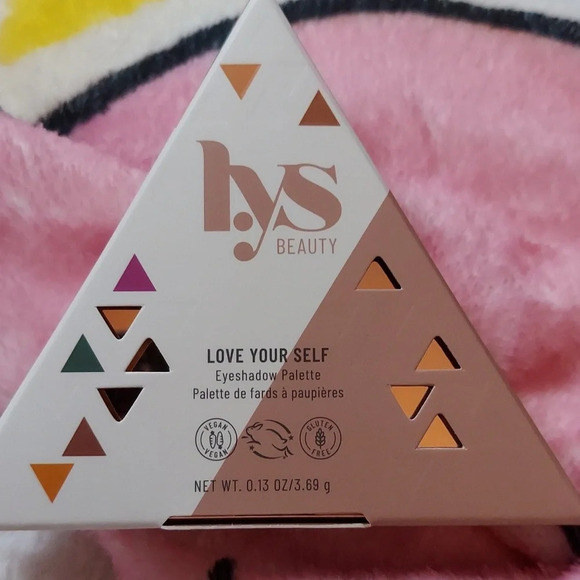 Lys Beauty Other - LYS Beauty love yourself eyeshadow‎ palette
